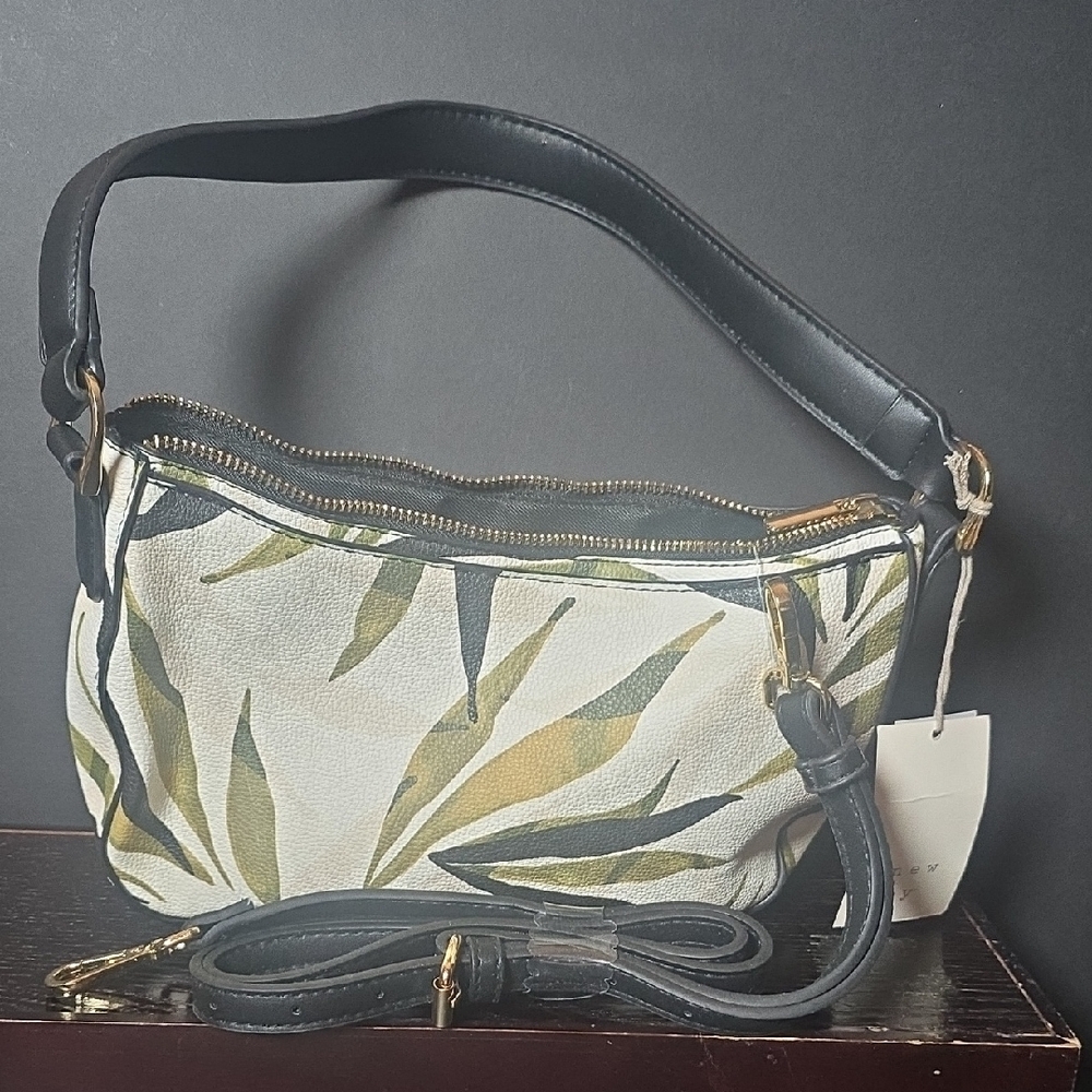 Elegant Black and Green Leaf Pattern Shoulder Bag